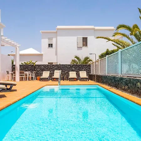Feli Tosco - 3 Bedroom - Close To Amenities - Perfect For Families Puerto del Carmen (Lanzarote)
